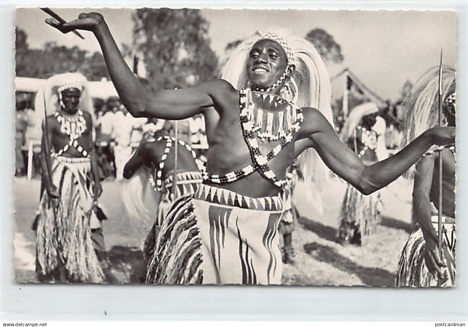 Ruanda-Urundi - Danseur watutsi - Ed. Hoa-Qui 2351