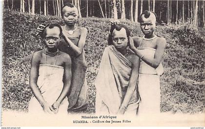 Rwanda - Hairdressing of young girls - Publ. Missions d'Afrique