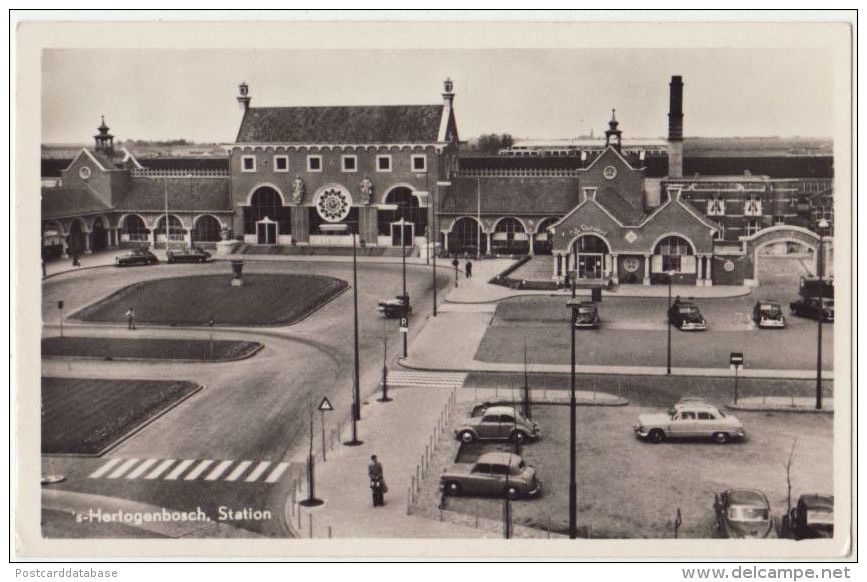 's Hertogenbosch Station - & railway station, old cars