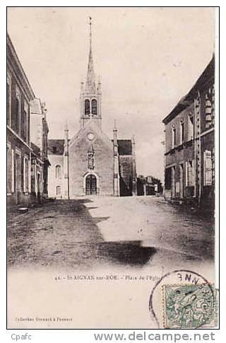 Saint Aignan Sur Roe : Place de l'Eglise