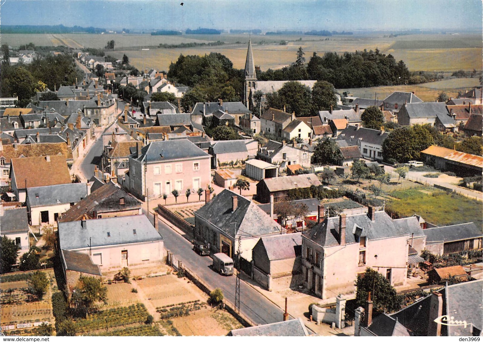 Saint-Amand-Longpré - Vue générale aérienne