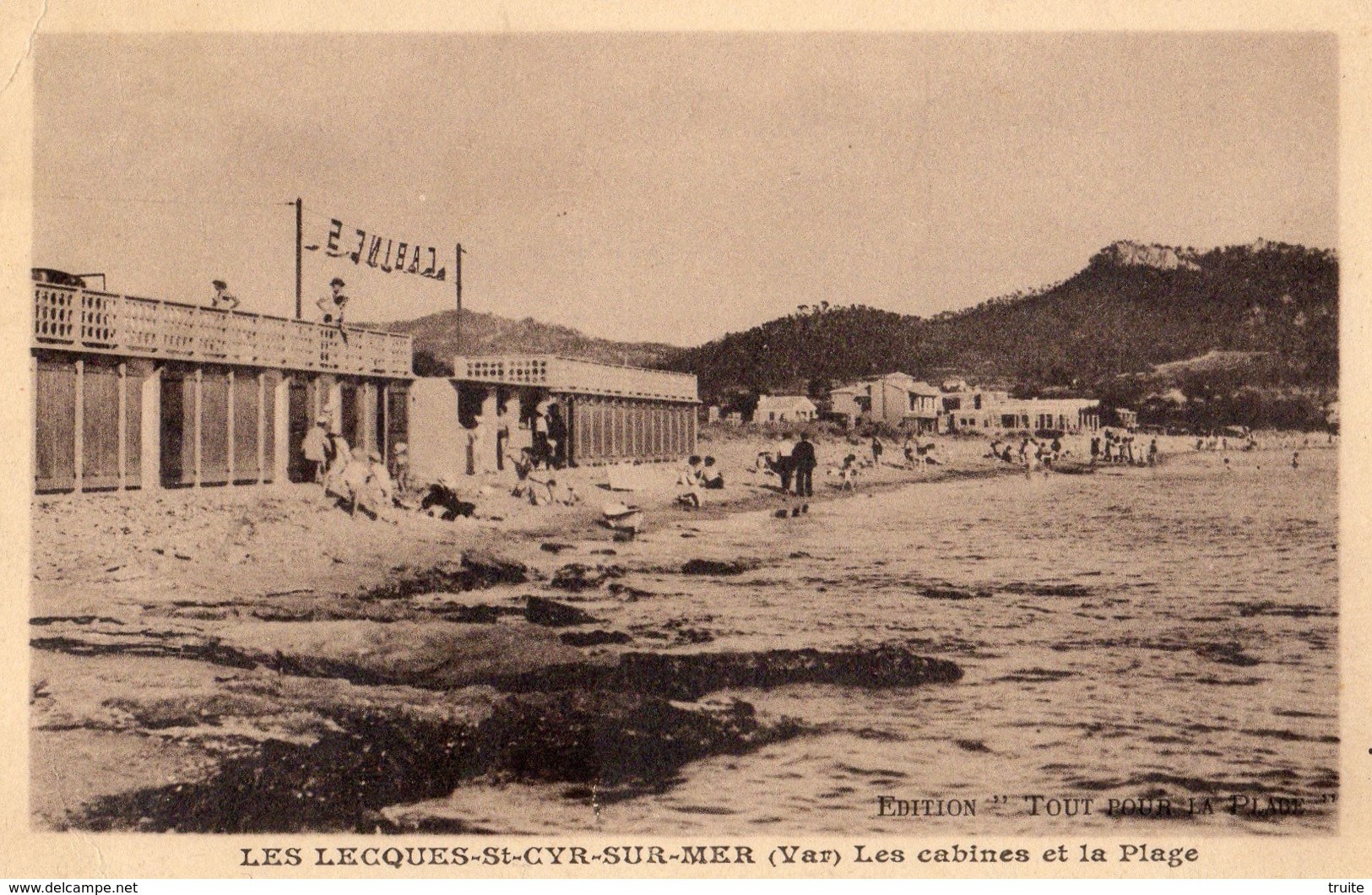 SAINT-CYR-SUR-MER LES LECQUES-SAINT-CYR-SUR-MER LES CABINES ET LA PLAGE