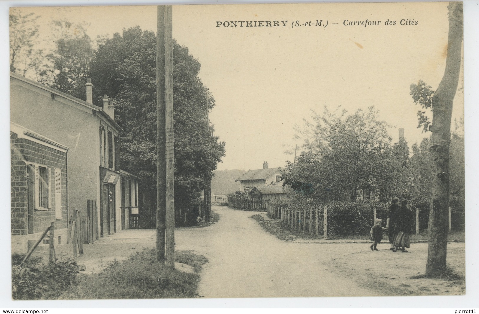 SAINT FARGEAU PONTHIERRY - Carrefour des Cités