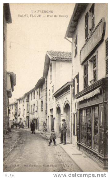 SAINT-FLOUR RUE DE BELLAY ANIMEE COMMERCE