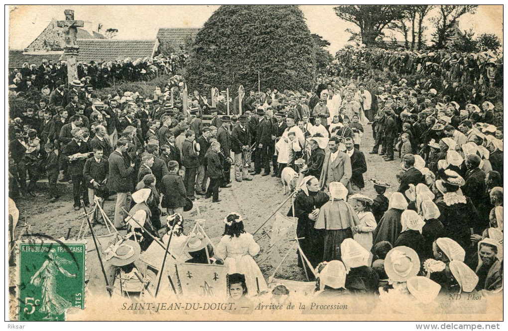 SAINT JEAN DU DOIGT(FINISTERE) PROCESSION