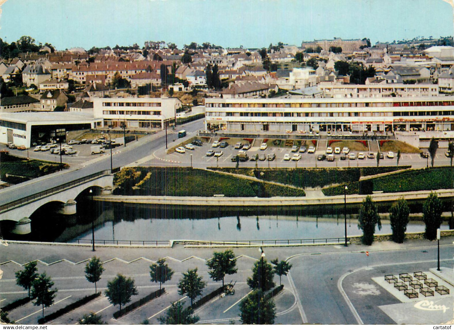 SAINT LO . Bords de la Vire et ses Hôtels . Vue sur AGNEAUX