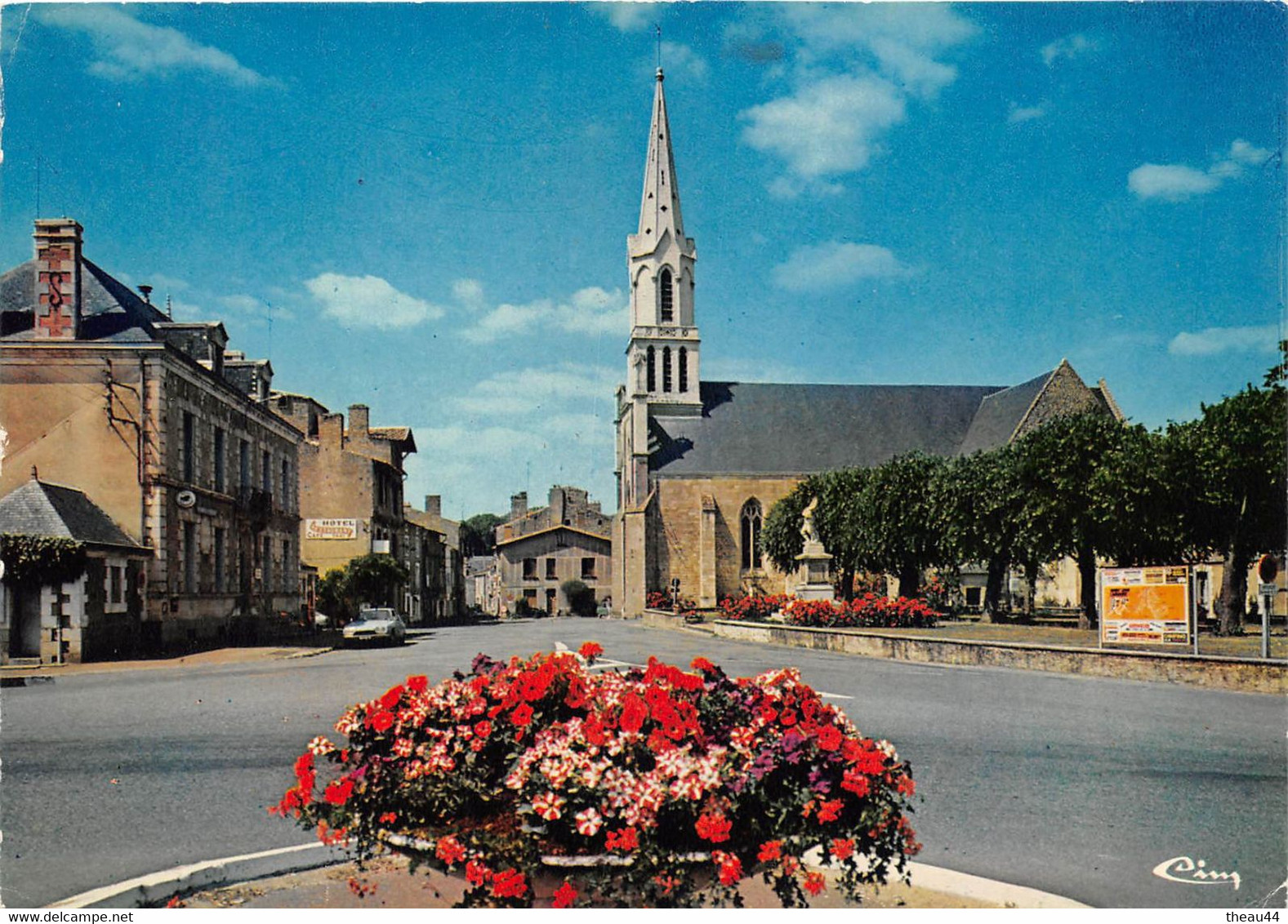 ¤¤  -  SAINT-LOUP-LAMAIRE   -  La Place de la Mairie  -  L'Eglise  -  Le Rond-Point  -  ¤¤