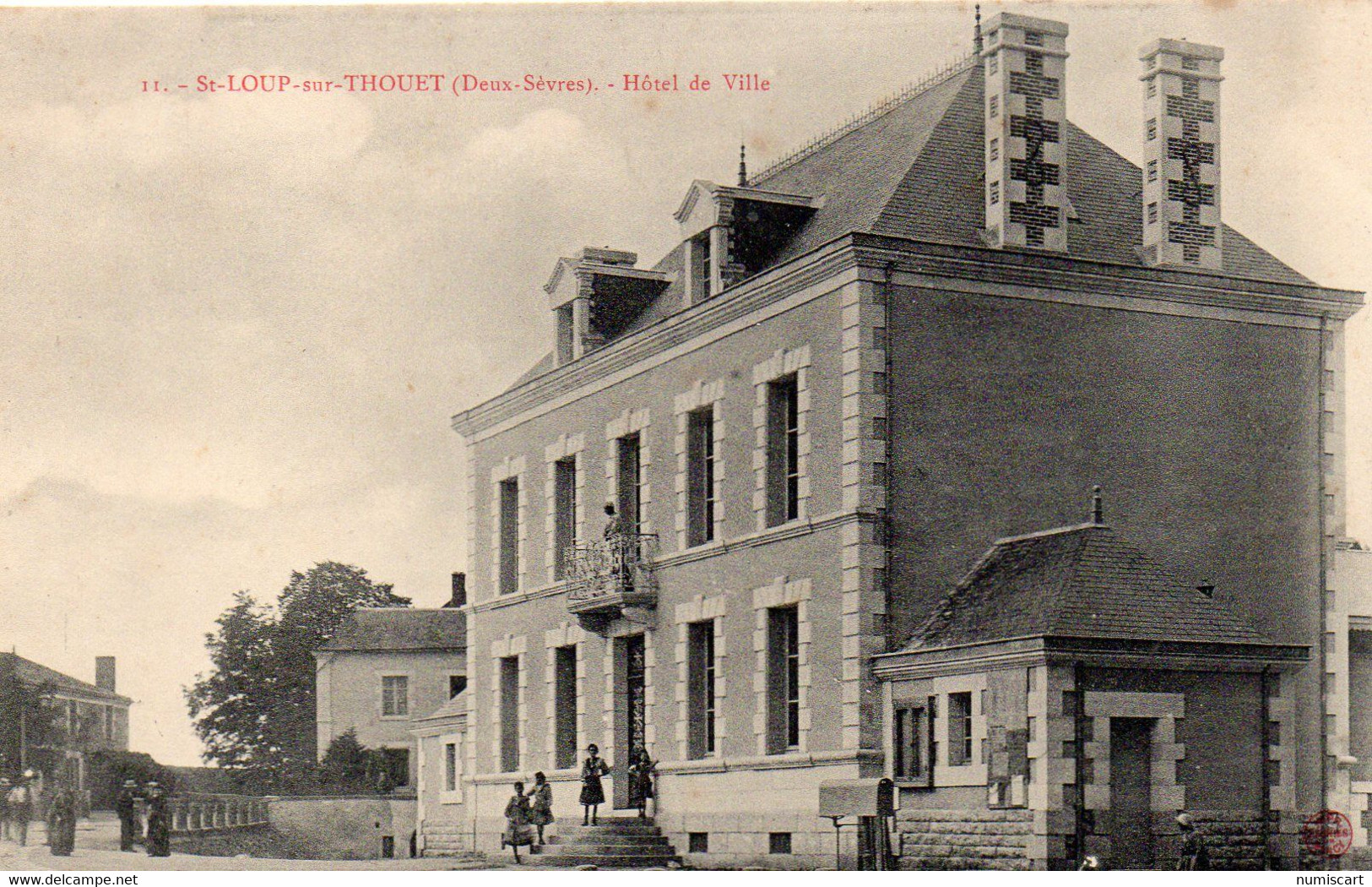 Saint-Loup-sur-Thouet Saint-Loup-Lamairé animée Hôtel de Ville