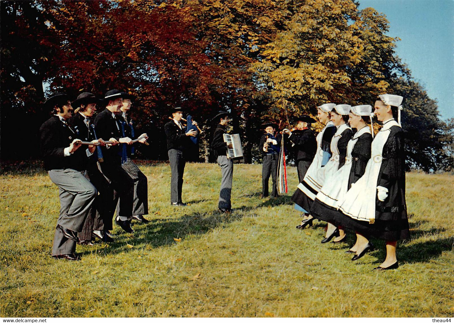 ¤¤  -  SAINT-LYPHARD   -  Groupe Folklorique  -  La Calibourdaine de BRECA     -  ¤¤