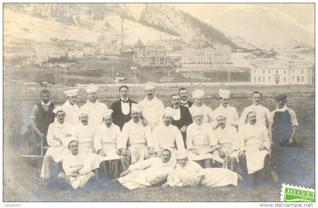 SAINT MORITZ (Suisse) carte photo groupe de cuisiniers gros plan