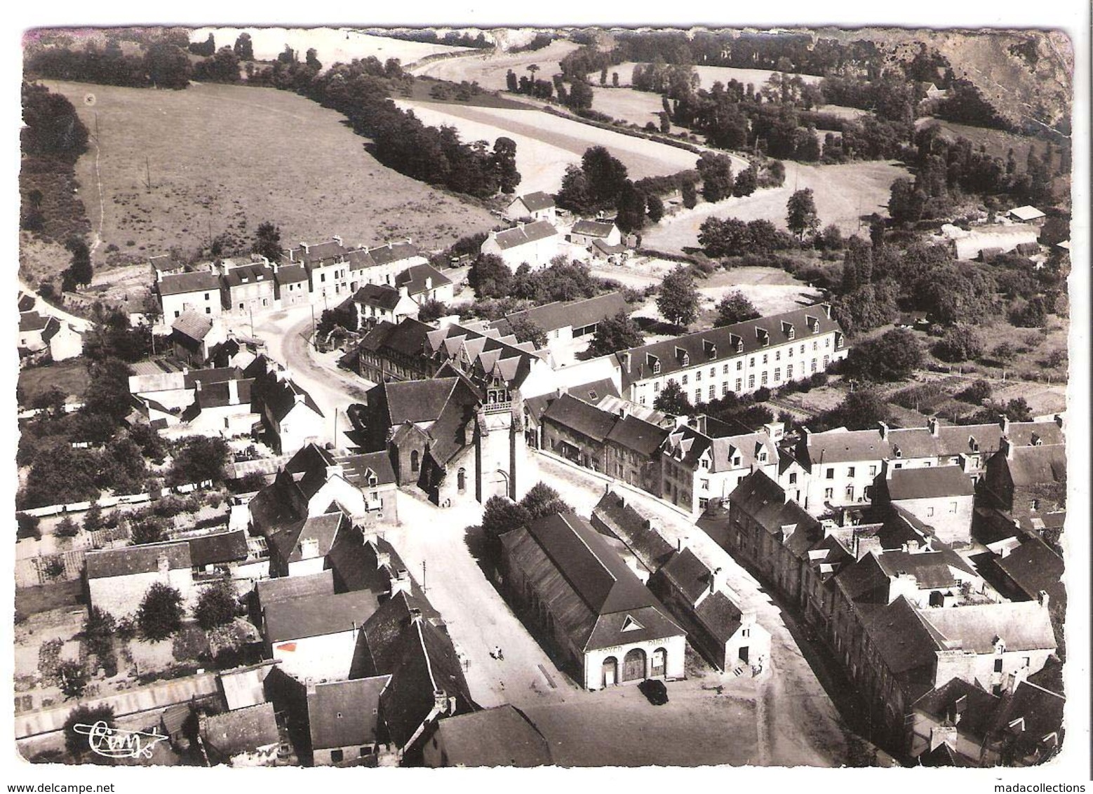 Saint-Nicolas-du-Pélem  (22-Côtes d'Armor) vue aérienne