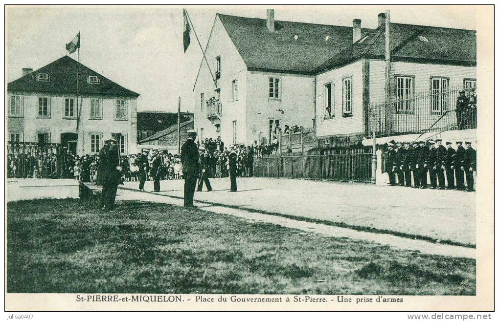 SAINT PIERRE ET MIQUELON place revue militaire prise d'armes