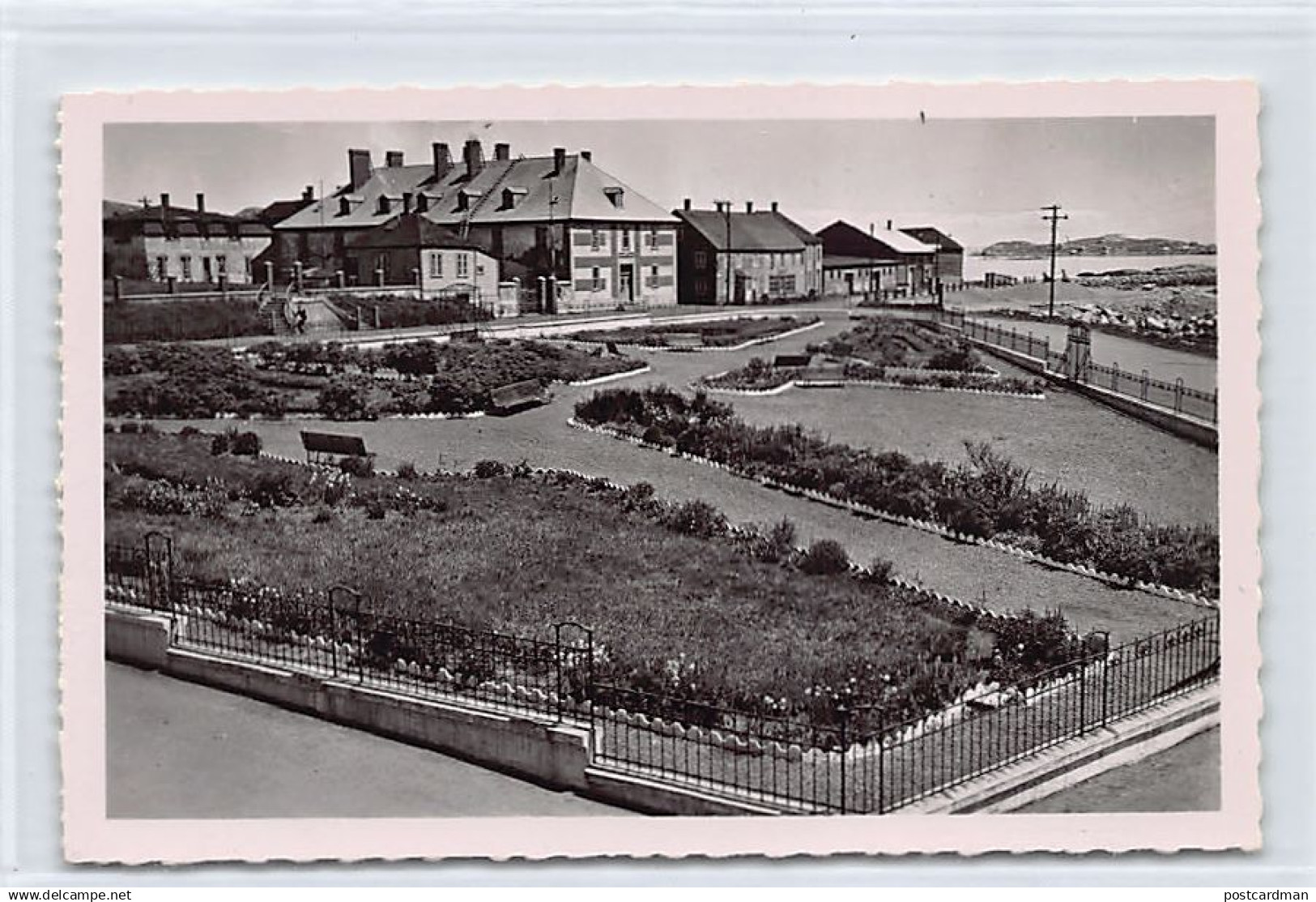 Saint Pierre & Miquelon - Square Joffre - Ed. J. Briand 3