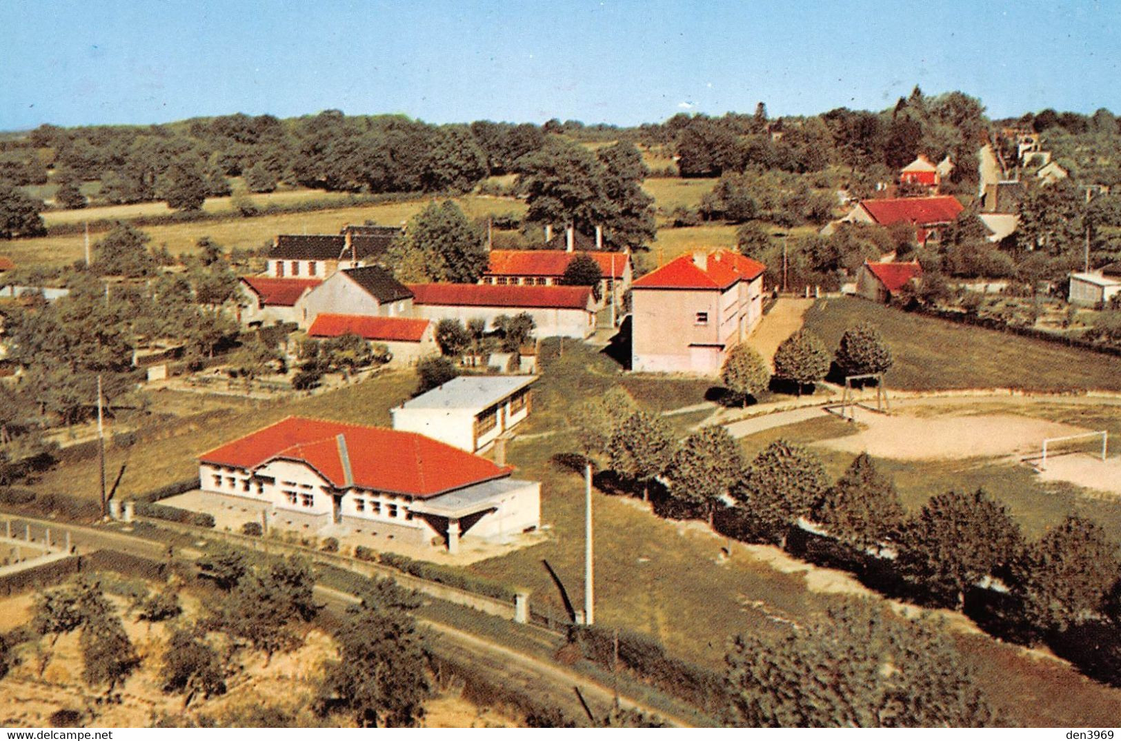 SAINT-SULPICE-les-FEUILLES - Vue d'ensemble