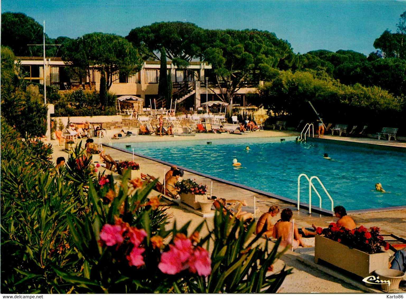 sainte maxime * hôtel maxima 2000 * la piscine