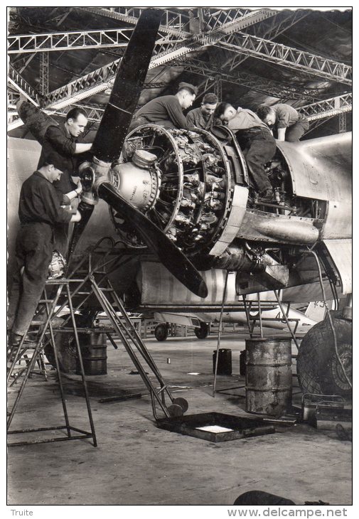 SALON DE PROVENCE ECOLE DE L'AIR TRAVAUX PRATIQUE SUR AVION  REPARATION DES HELICES