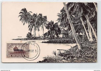 Samoa - Native village on the shore - REAL PHOTO - Publ. Tattersall Studio