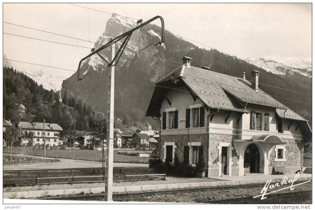 SAMOENS (74) vue de la gare de chemin de fer