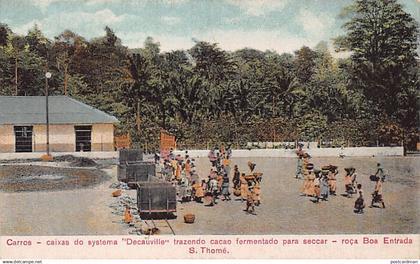 São Tomé & Príncipe - FARM BOA ENTRADA - Cars - Decauville system wagons bringing fermented cacao to dry - Publ. Antonio