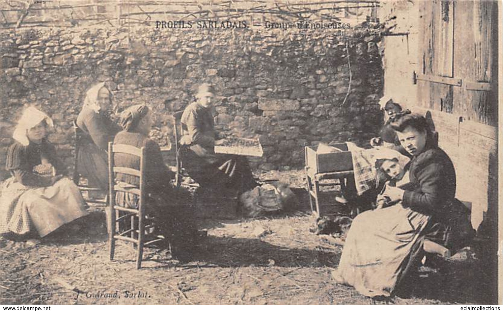 Sarlat la Caneda            24           Groupe d'énoiseuses.       (voir scan)