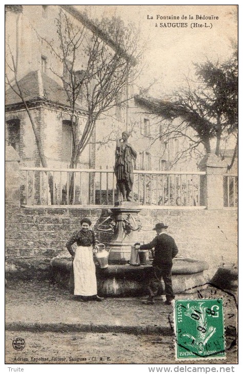 SAUGUES LA FONTAINE DE LA BEDOUIRE ANIMEE 1910