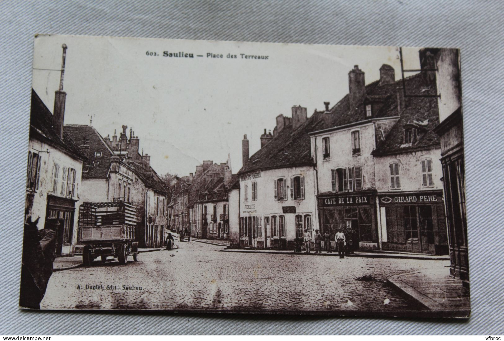 Saulieu, place des Terreaux, Cote d'Or 21