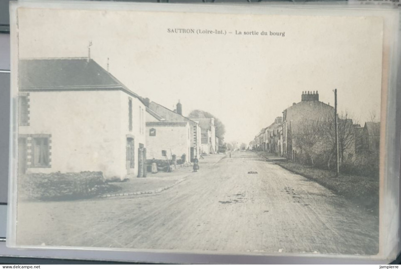 Sautron (Loire-Inf.) - La sortie du bourg