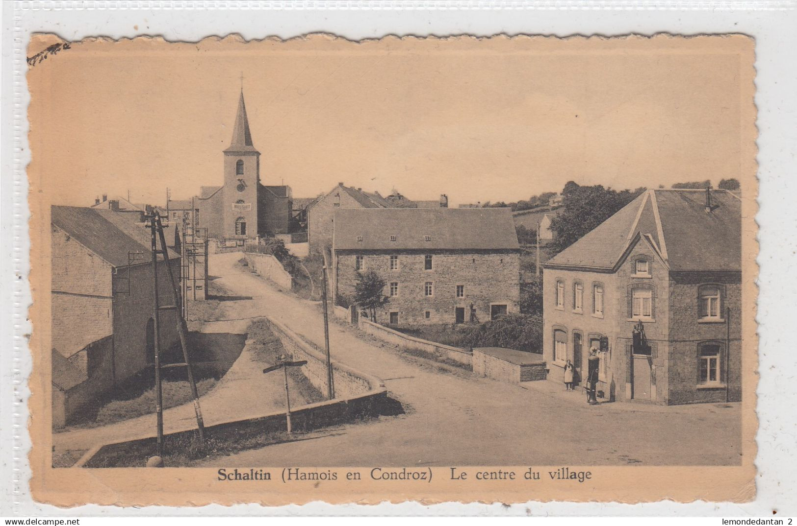 Schaltin (Hamois en Condroz). Le centre du village.*