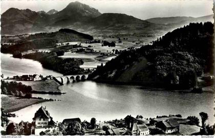 Lac de la Gruyere et Moleson