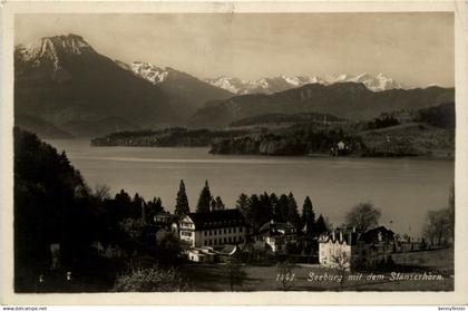 Seeburg mit dem Stanserhorn