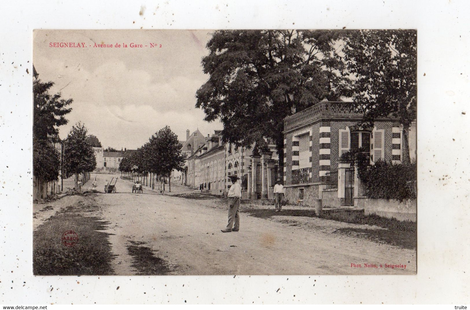 SEIGNELAY AVENUE DE LA GARE NUMERO 2