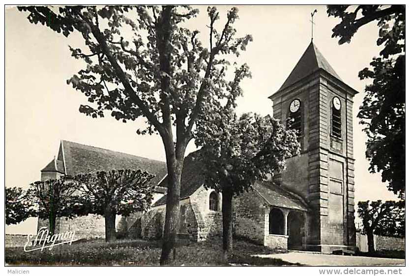 seine et marne - ref  A652 -chailly en bière - l'église - carte bon état -