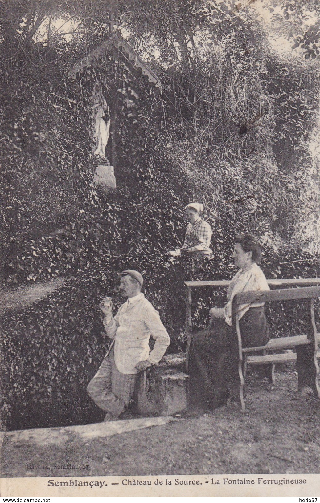 Semblançay - Château de la Source - La Fontaine Ferrugineuse