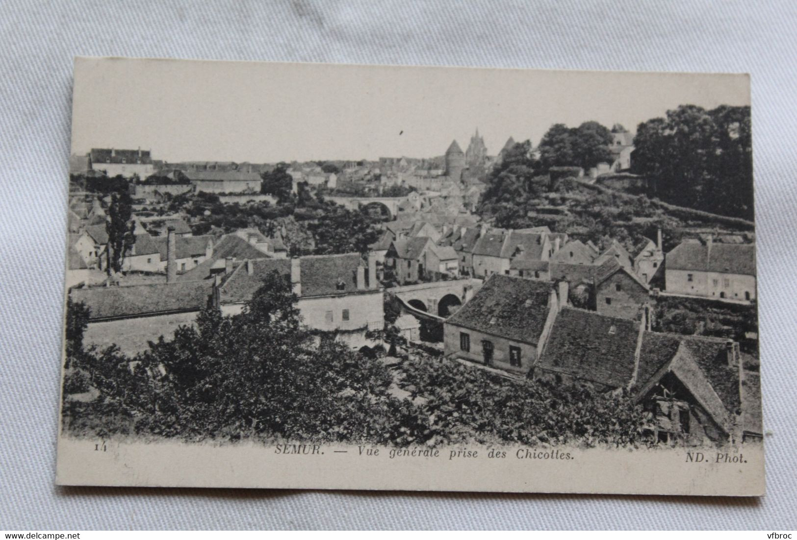 Semur, vue générale pris des Chicottes, Cote d'Or 21