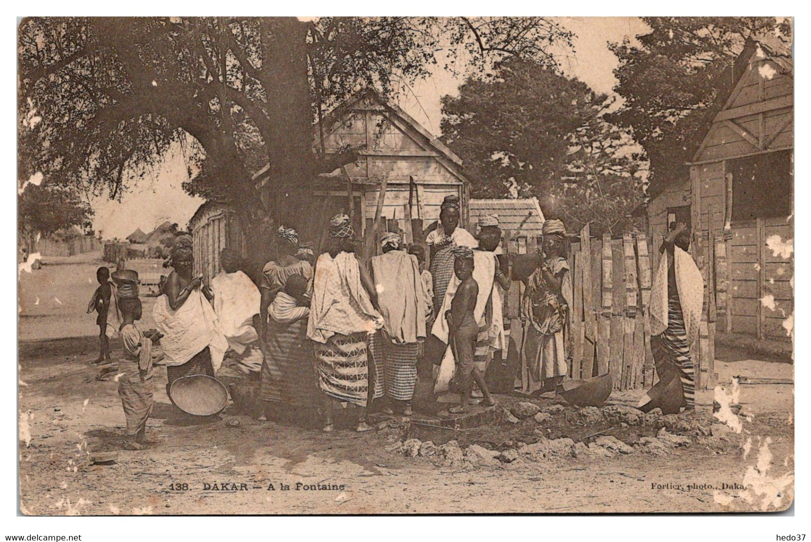 Sénégal - Dakar - A la fontaine