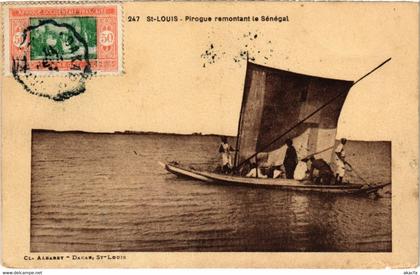 CPA AK Saint-Louis - Pirogue Remontant le Senegal SENEGAL (1061306)