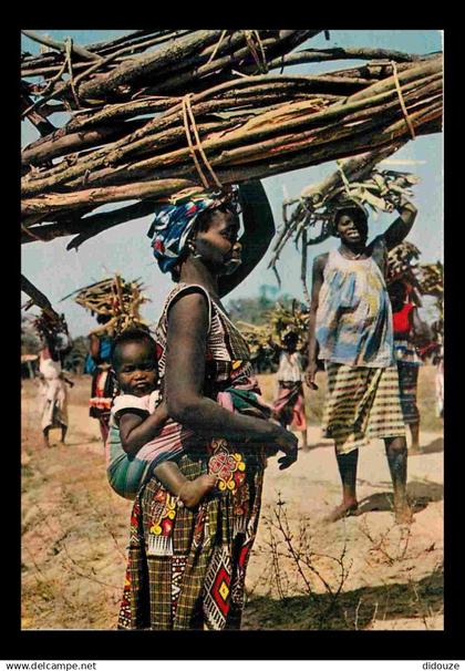 Afrique Noire - Afrique en Couleurs - 3211 - Porteuse de fagots - CPM - Voir Scans Recto-Verso