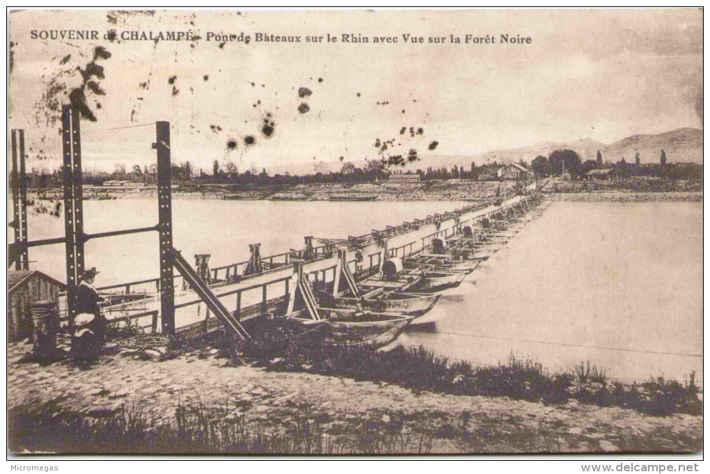 Souvenir de CHALAMPÉ - Pont de bateaux sur le Rhin avec vue sur la Forêt Noire