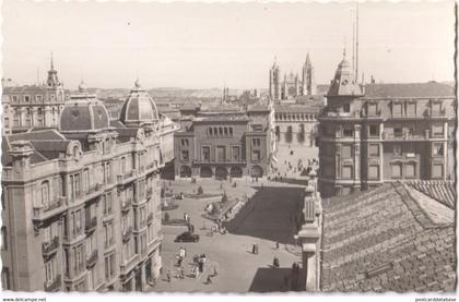 León - Pl. Sto. Domingo y vista parcial