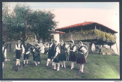 Asturias OVIEDO Folklore astur Escanciando Sidra