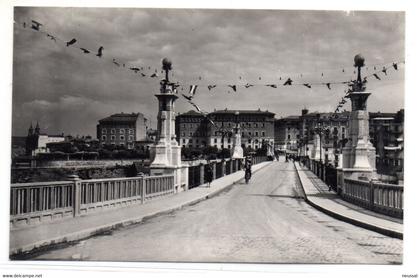 Tarjeta postal  Teruel. Viaducto y ministerios.