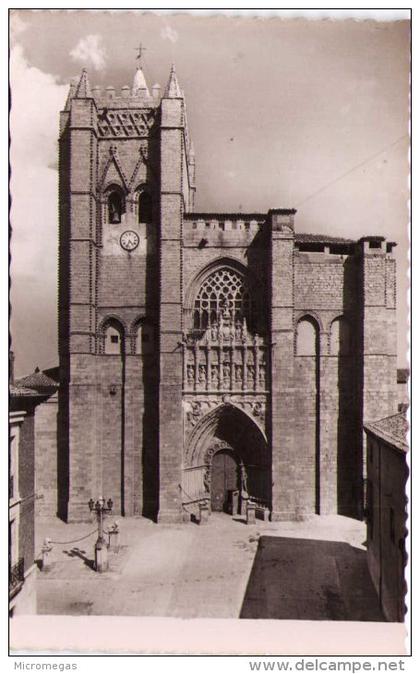 ÁVILA - Fachada principal de la Catedral