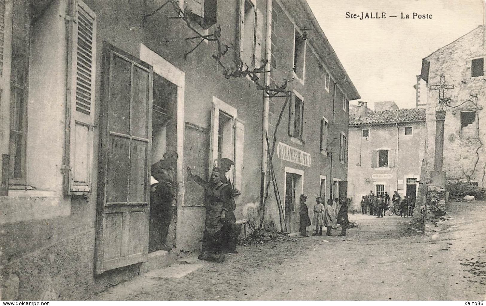 st jalle * rue et la poste du village * boulangerie PETIT * villageois