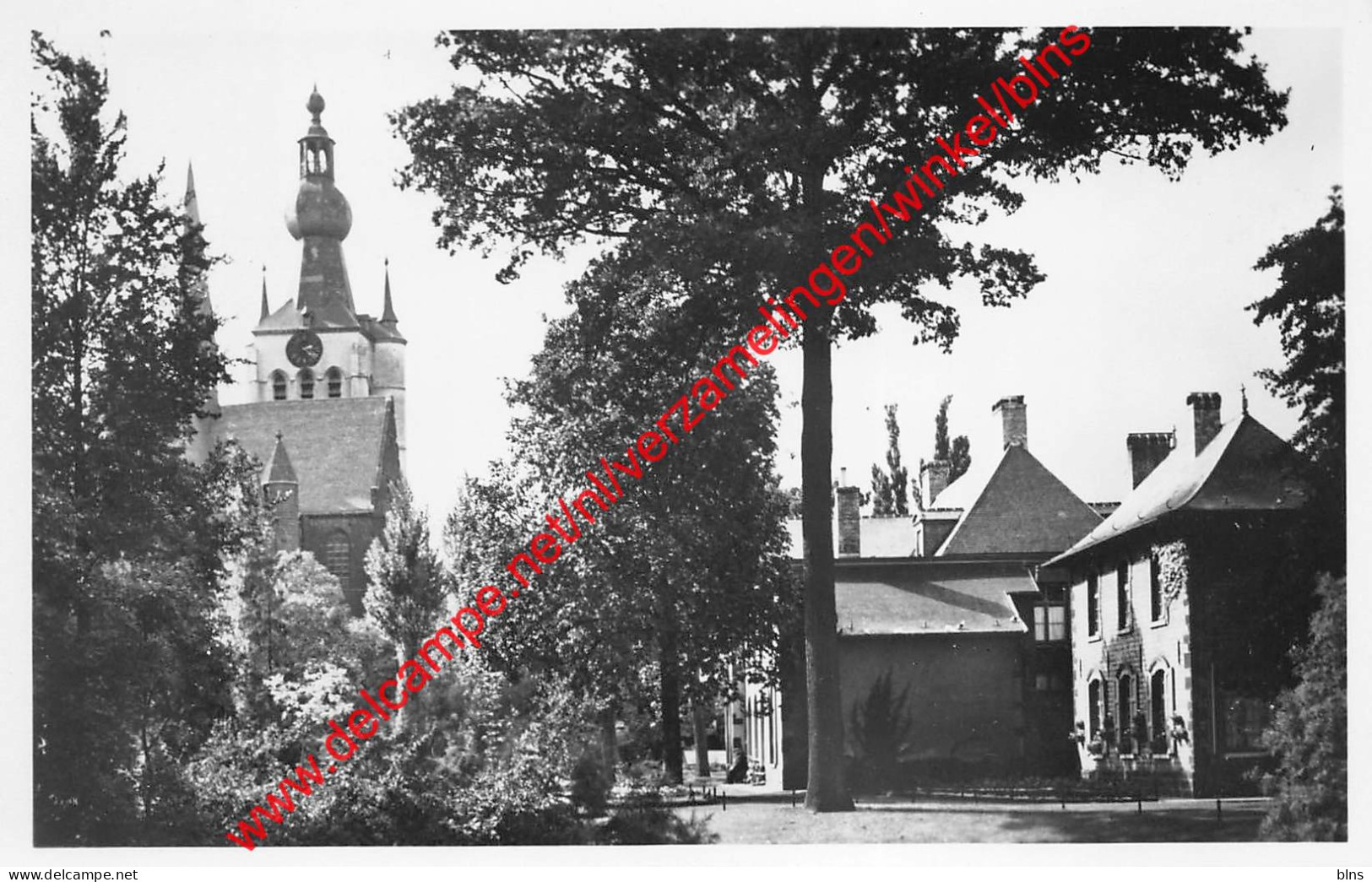 Stadspark zicht op O.L.V. Kerk - Aarschot