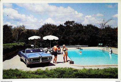 ► PONTIAC  Bonneville at US Pool Motel  - Automobile    (Litho in Canada.)