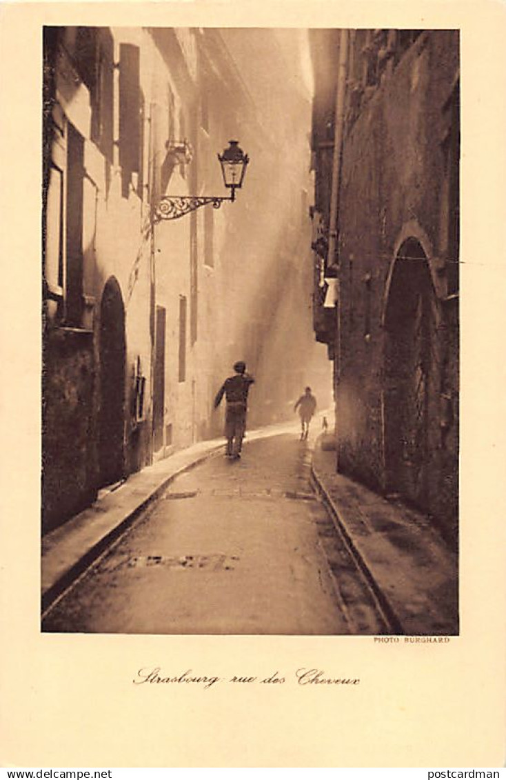 STRASBOURG - Rue des Cheveux - Photo Burghard - Ed. Comité Central du Club Vosgien Strasbourg