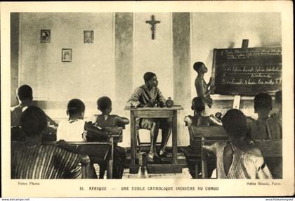 CPA Französisch Kongo, Une Ecole Catholique Indigene