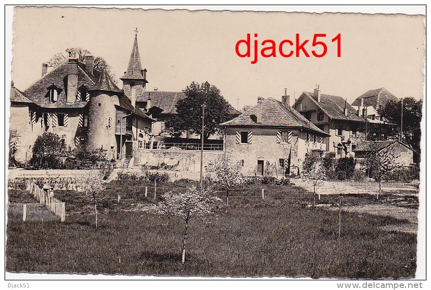 Suisse - Canton de VAUD - A ALLAMAN - Château de Rochefort - 1947 / 2 Scans