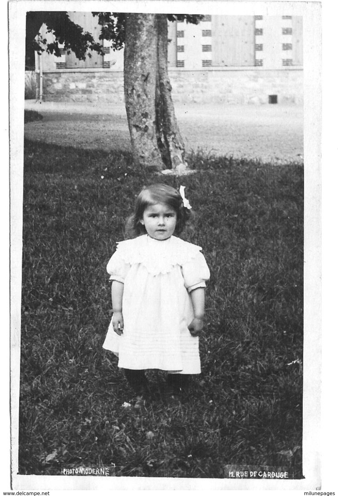 SUISSE carte photo d'une enfant de CAROUGE ou environs