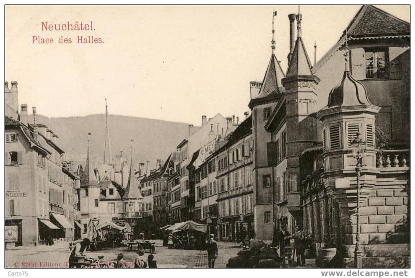 Suisse - Neuchâtel - Place des halles - Marché